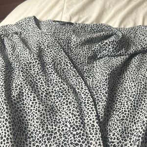 Collarless button down dress shirt. Size XL.